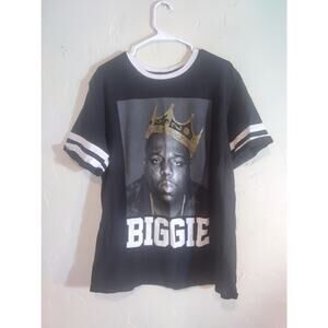 Biggie Wearing a Crown Tee